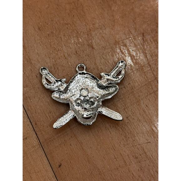Pirate Skull Crossbones Pendant Charm - Picture 4 of 4